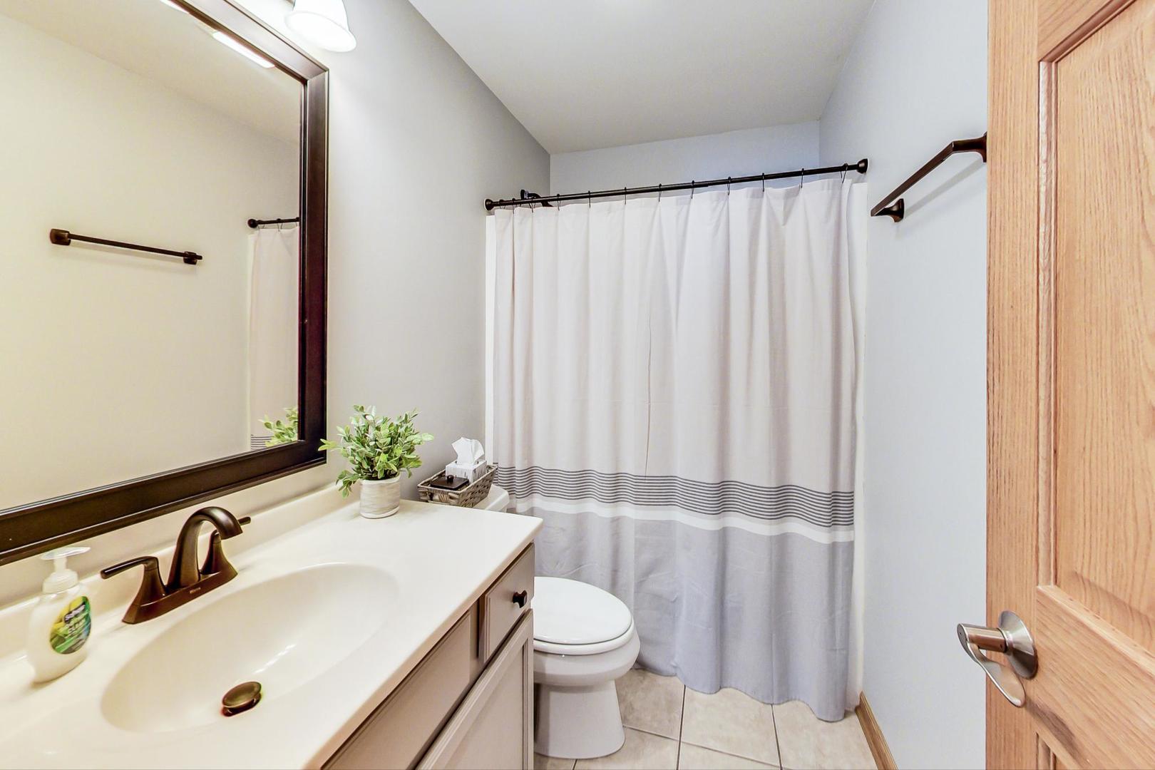 1n226 Ellis Avenue Property Photo 43