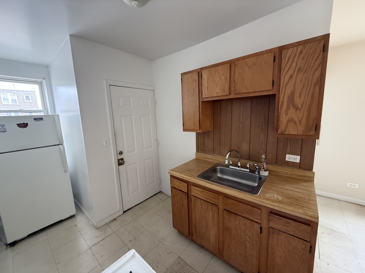 5011 W Cermak Road 14 Property Photo 4
