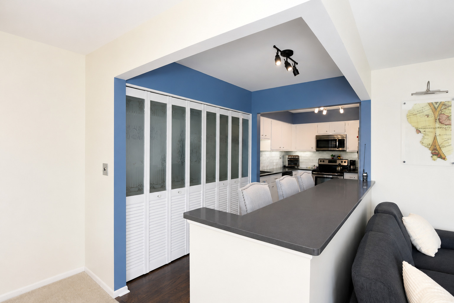 190 S Wood Dale Road 1108 Property Photo 6
