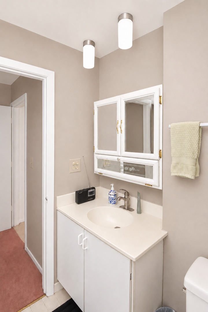 190 S Wood Dale Road 1108 Property Photo 25