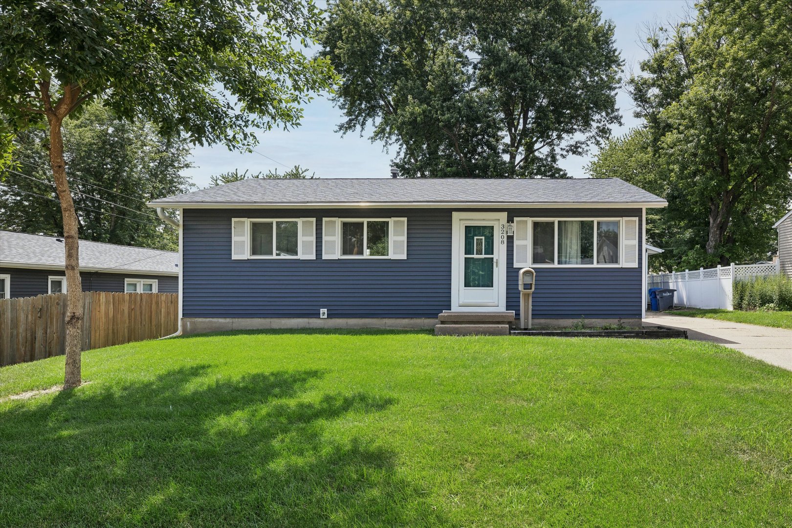3208 Wakonda Drive Property Photo 1