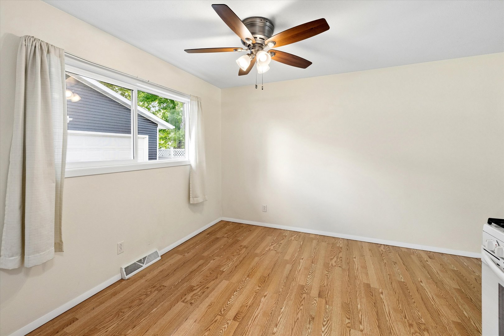 3208 Wakonda Drive Property Photo 5