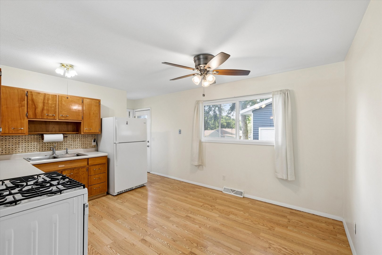 3208 Wakonda Drive Property Photo 6