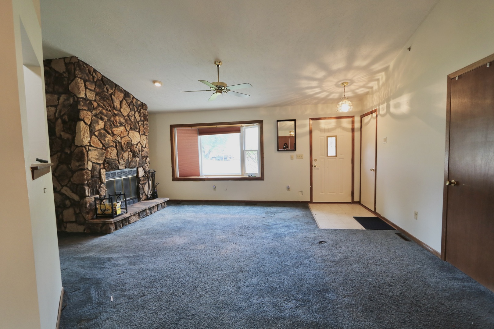 6300 Weathervane Lane Property Photo 3