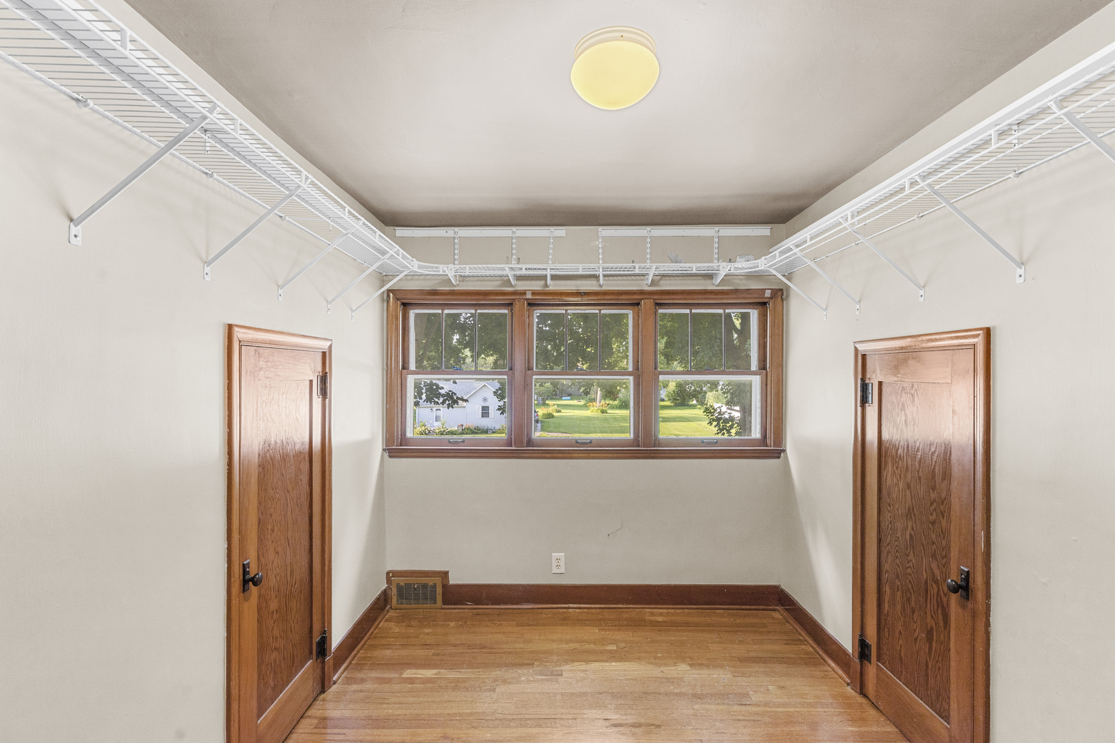 310 E Washington Street Property Photo 17