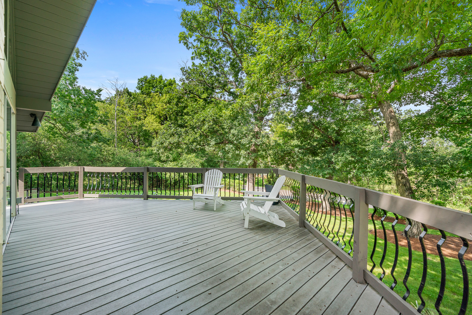 431 Maplewood Drive Property Photo 4