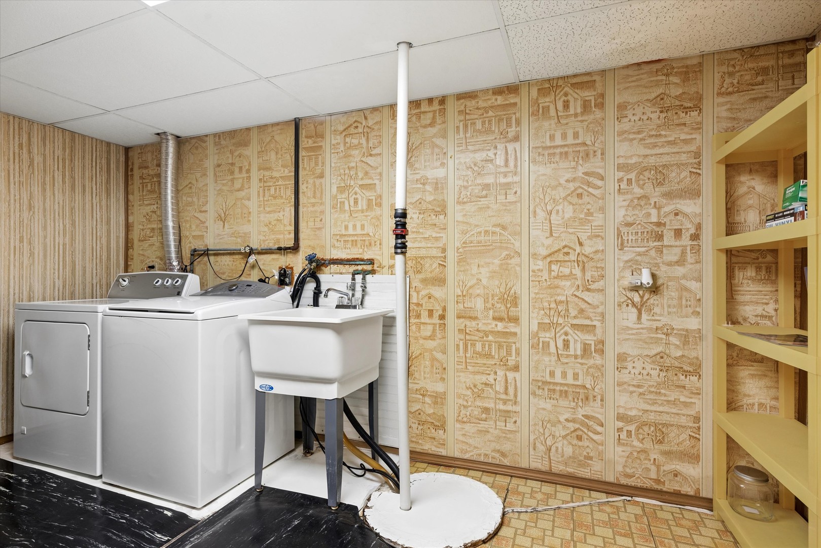 1631 N Oak Avenue Property Photo 15