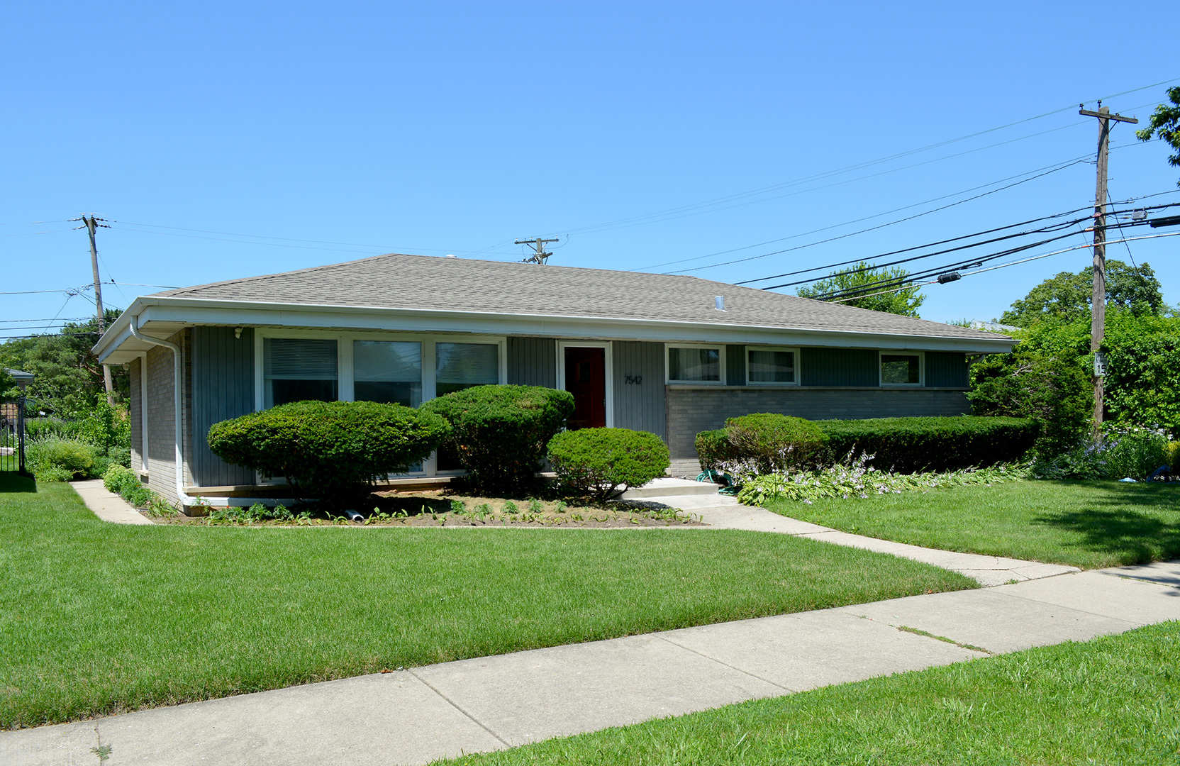7542 Lowell Avenue Property Photo 1