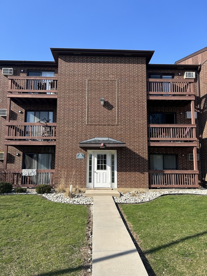 330 Shorewood Drive 3B Property Photo 1
