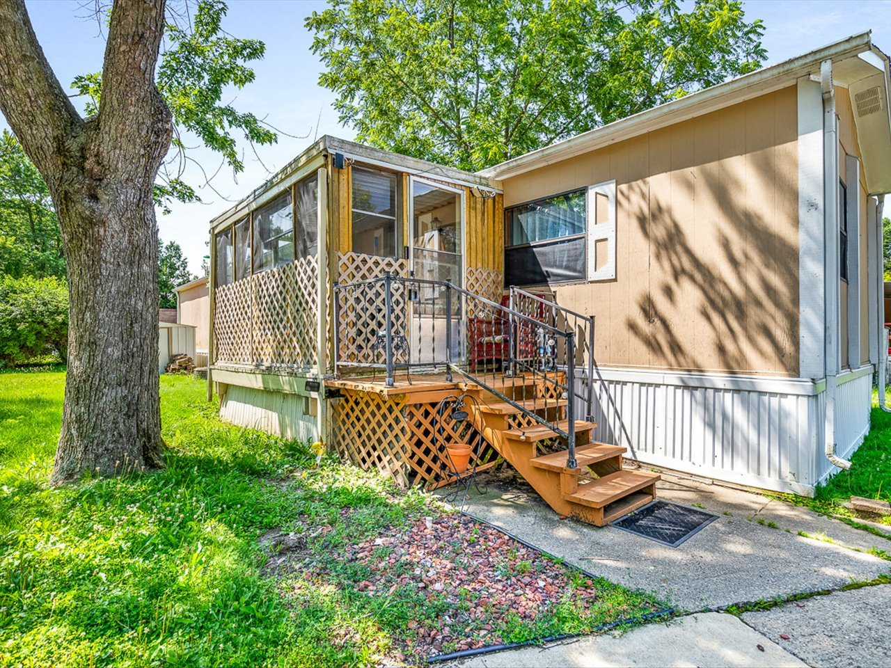206 Viola Drive Property Photo 1