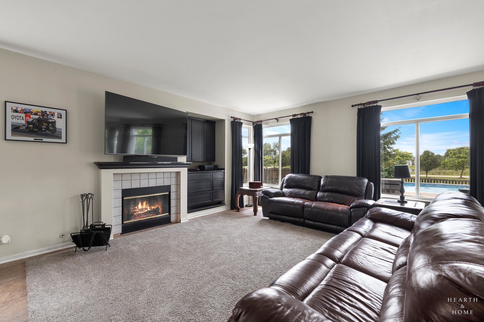 521 Winslow Way Property Photo 13