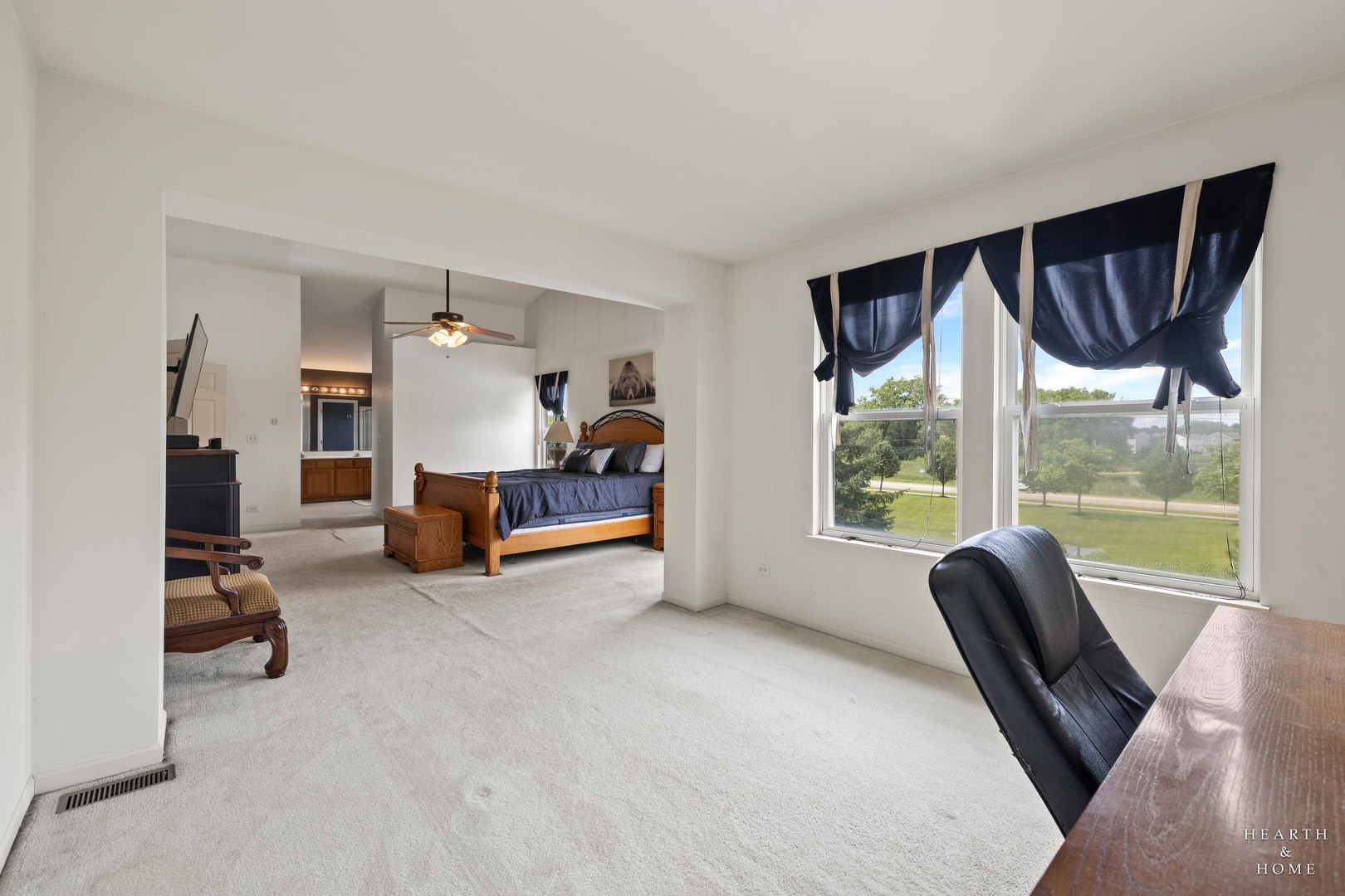 521 Winslow Way Property Photo 32