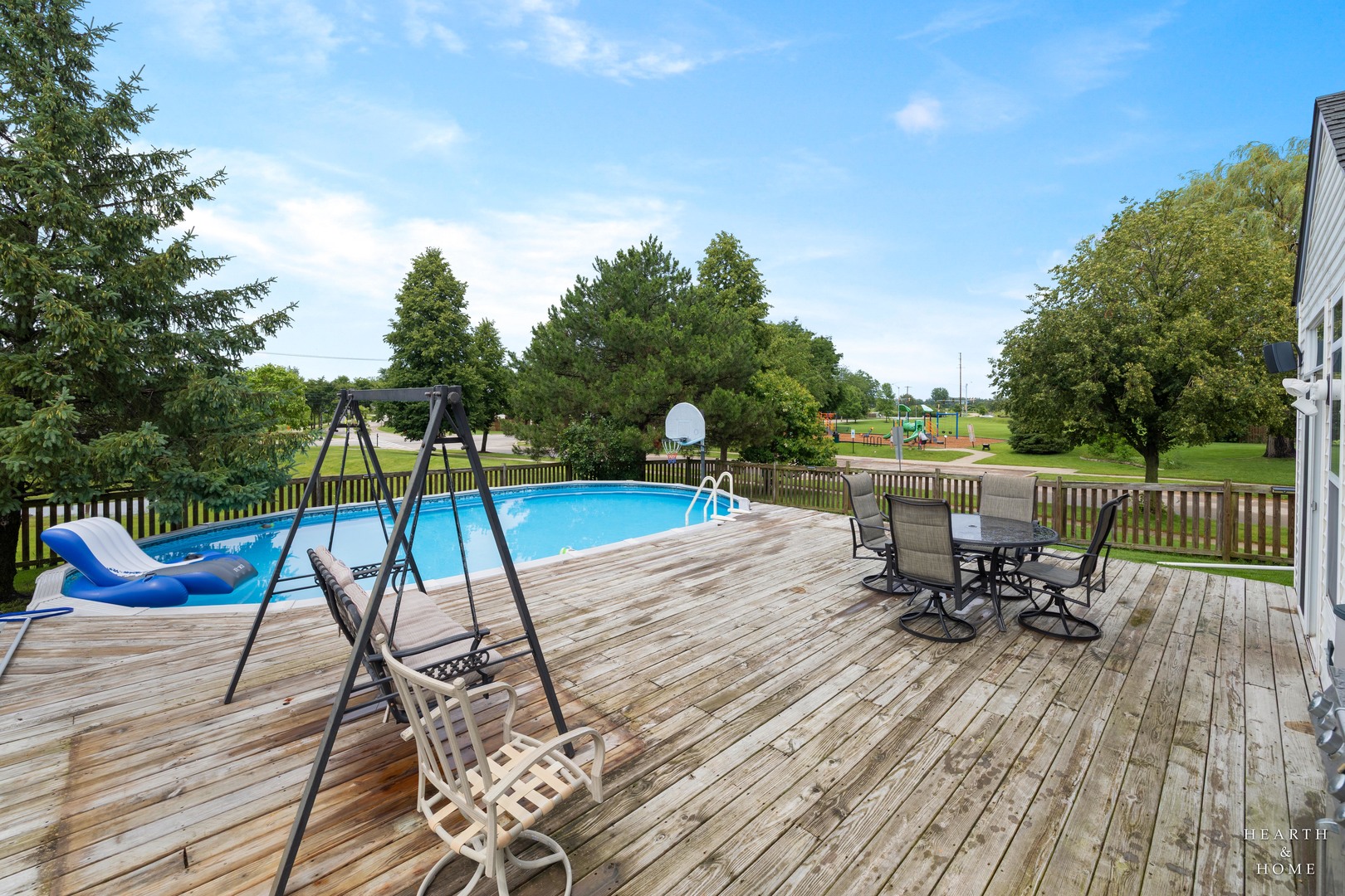 521 Winslow Way Property Photo 42