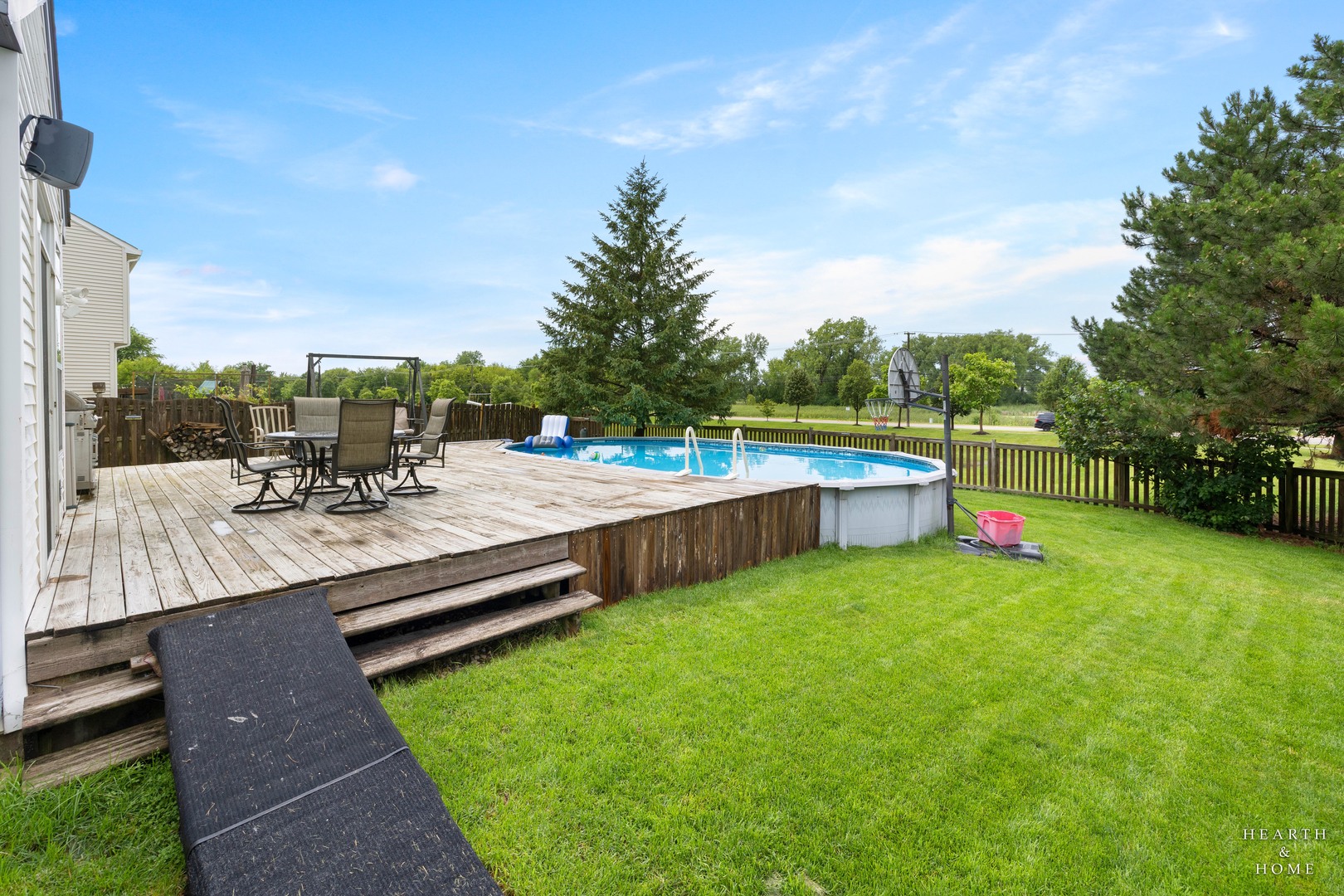 521 Winslow Way Property Photo 44