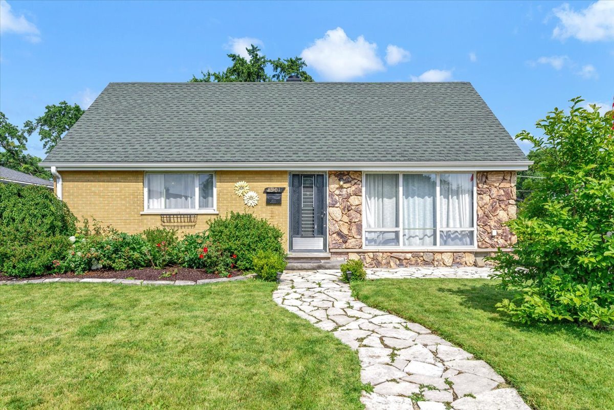 8901 Southfield Drive Property Photo 1