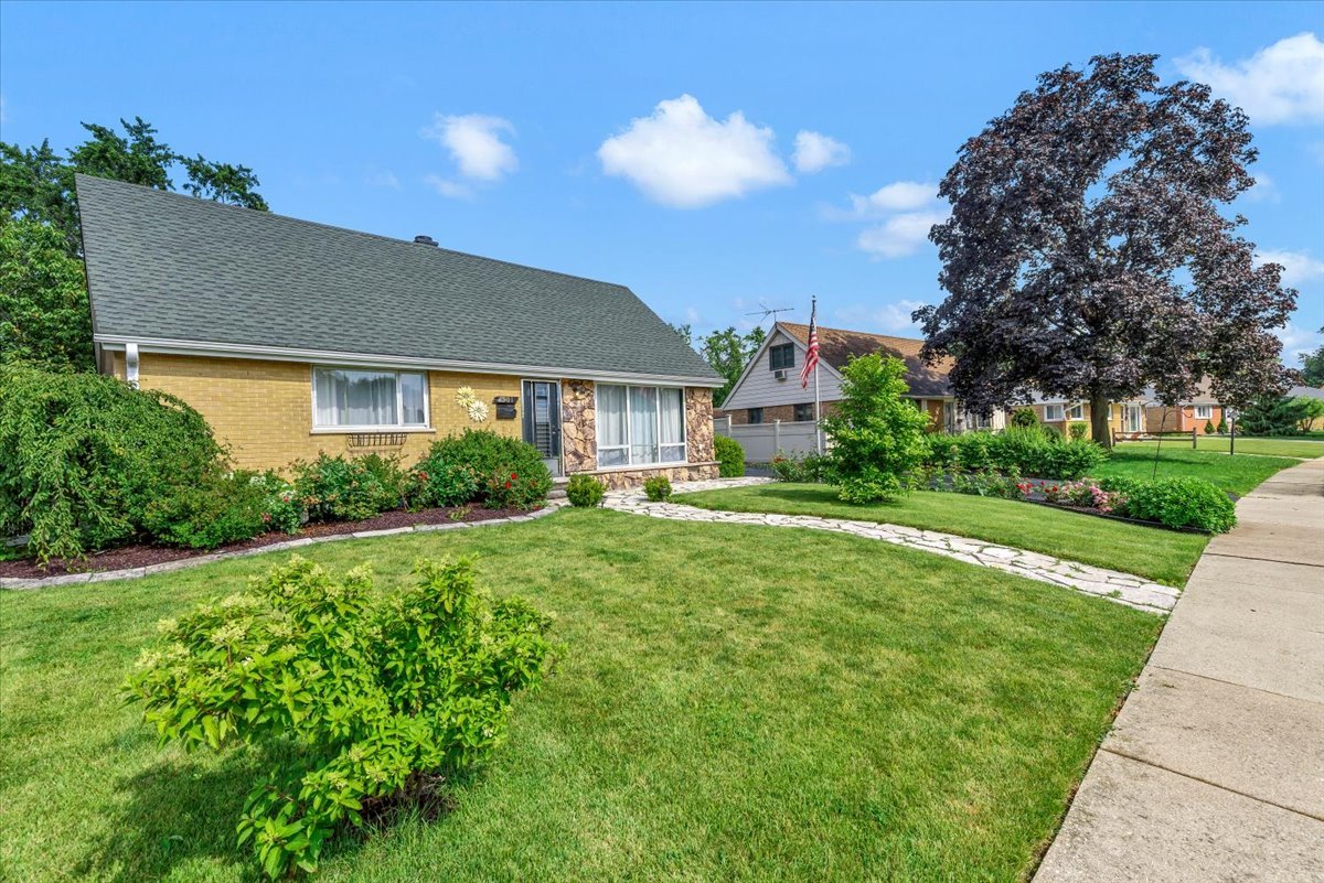 8901 Southfield Drive Property Photo 3