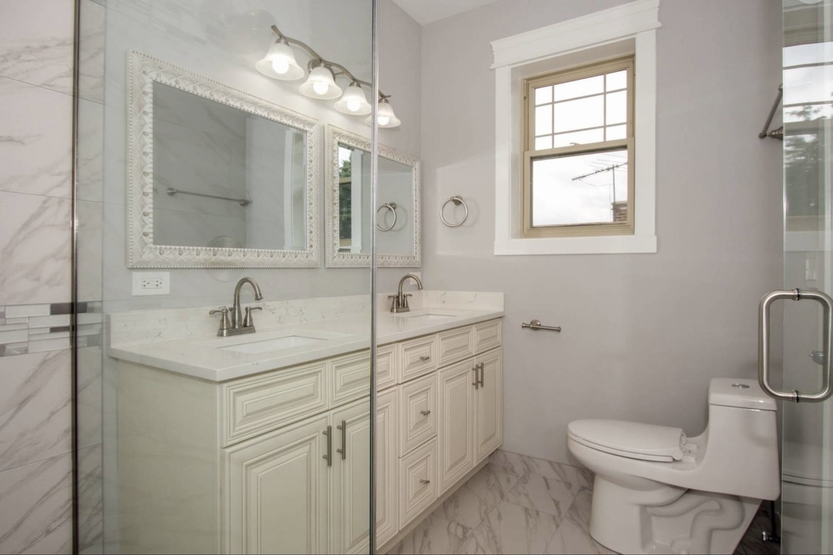 2432 N Neva Avenue Property Photo 17