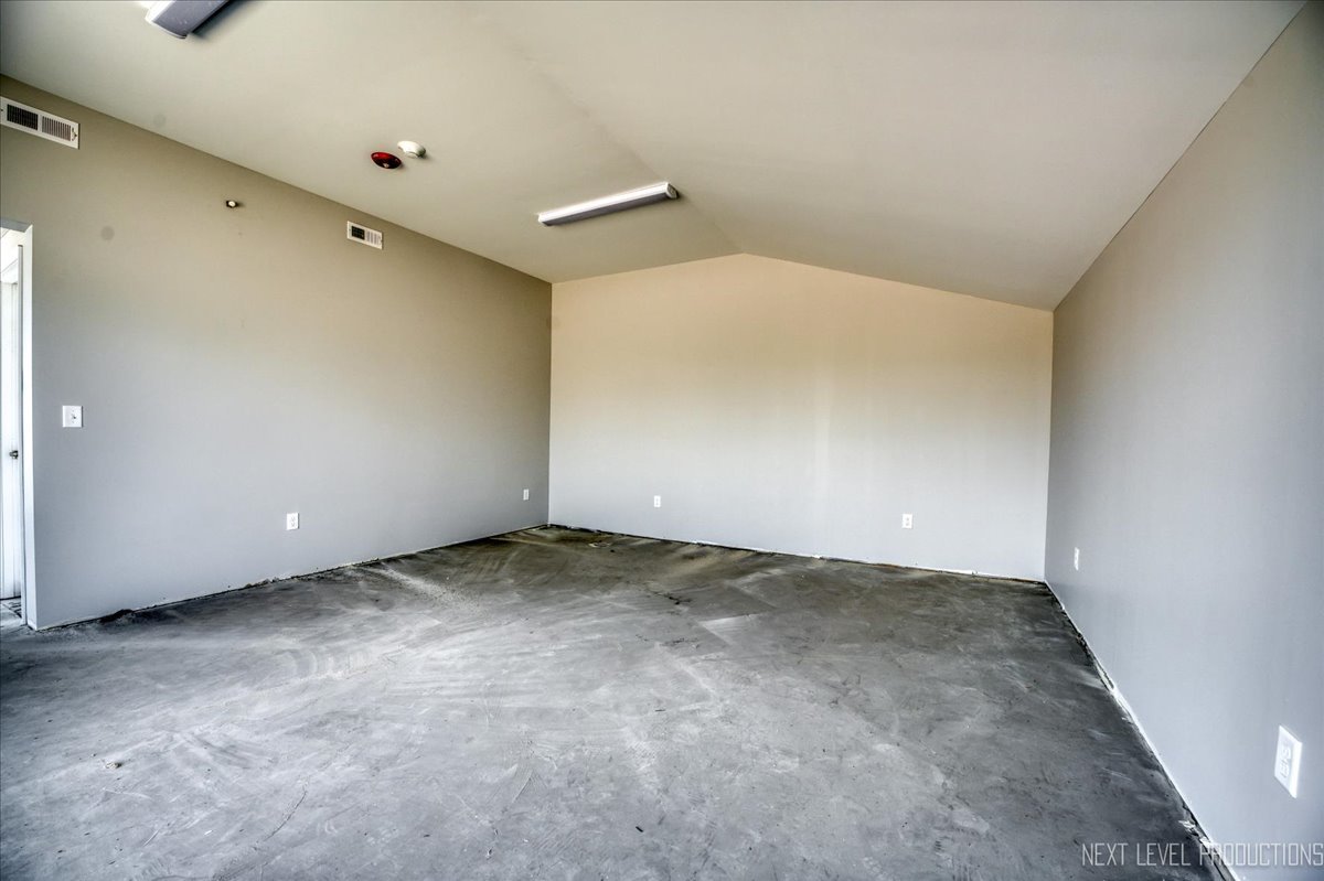 2690 E Church Street A Property Photo 13