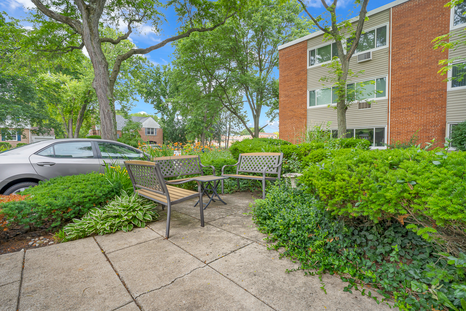1139 Leavitt Avenue 308 Property Photo 2