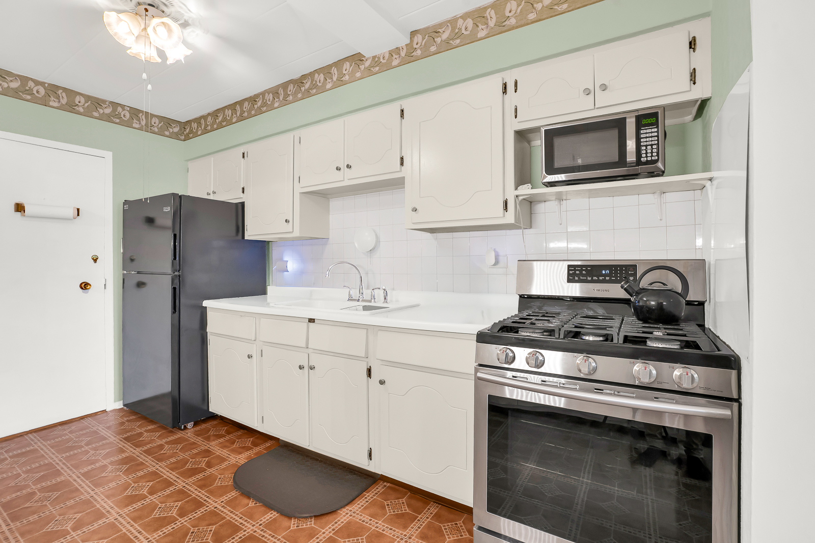 1139 Leavitt Avenue 308 Property Photo 11