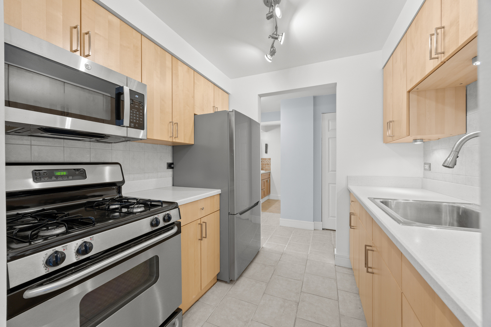 1247 S Harlem Avenue 103 Property Photo 5