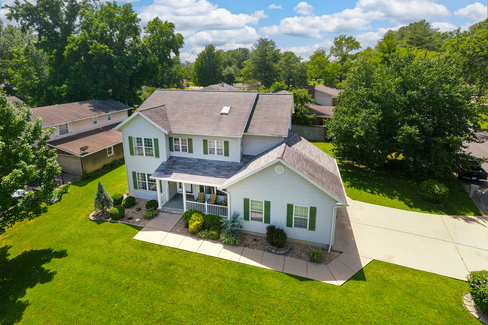 36 Edgewood Lane Property Photo 2