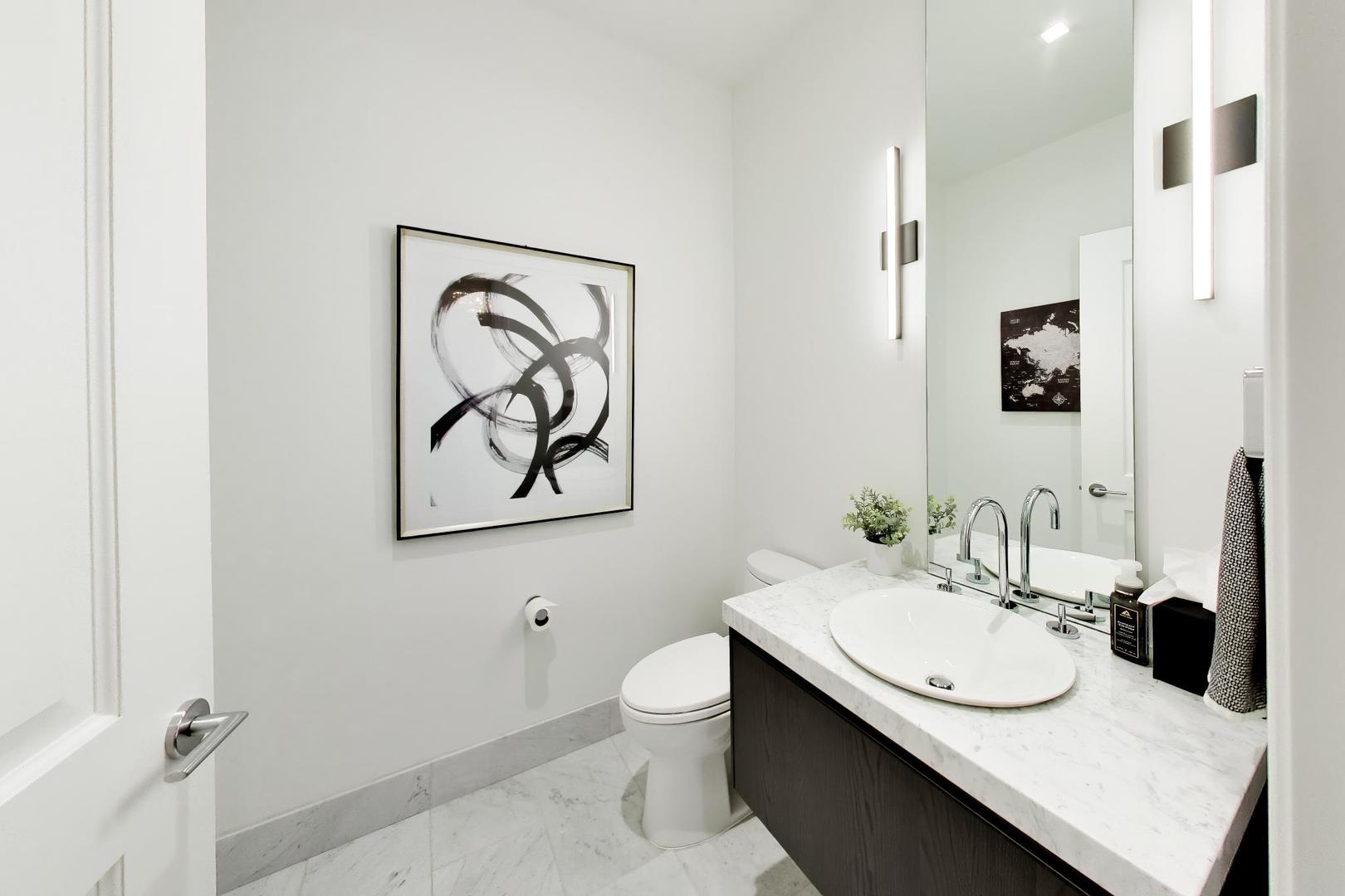 363 E Wacker Drive 1405 Property Photo 3