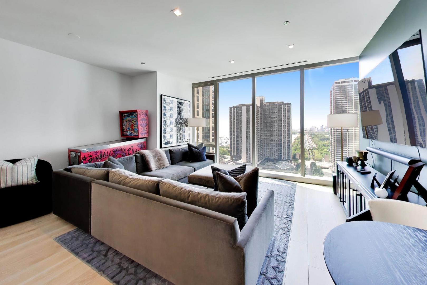 363 E Wacker Drive 1405 Property Photo 7