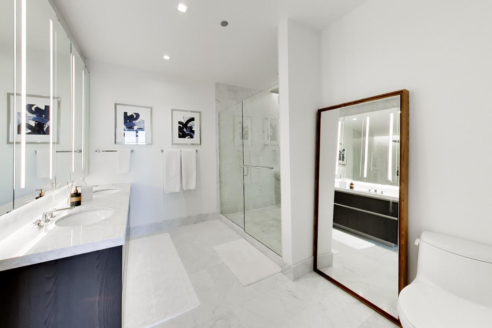 363 E Wacker Drive 1405 Property Photo 15