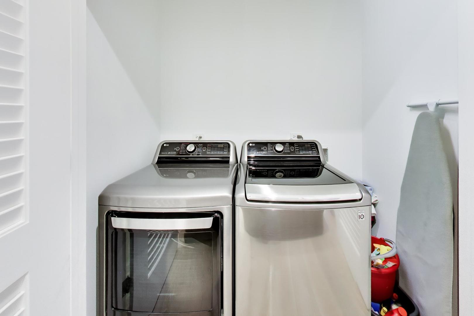 363 E Wacker Drive 1405 Property Photo 17