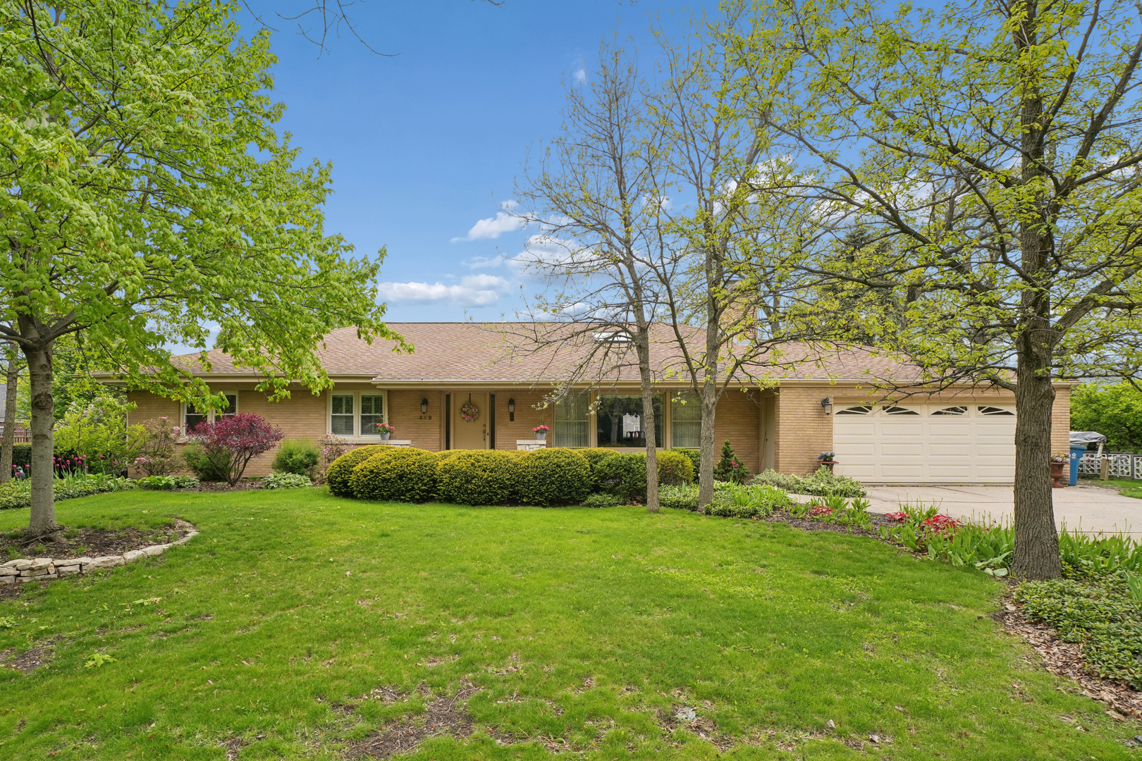 459 E Ridge Avenue Property Photo 1