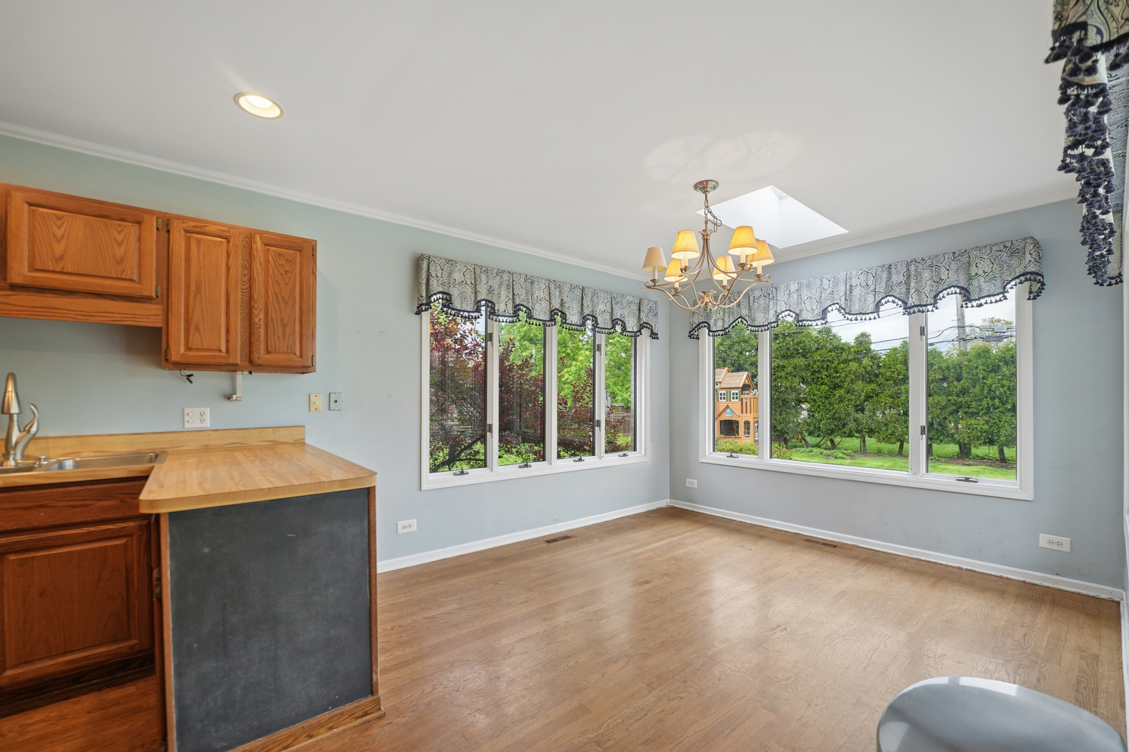 459 E Ridge Avenue Property Photo 10
