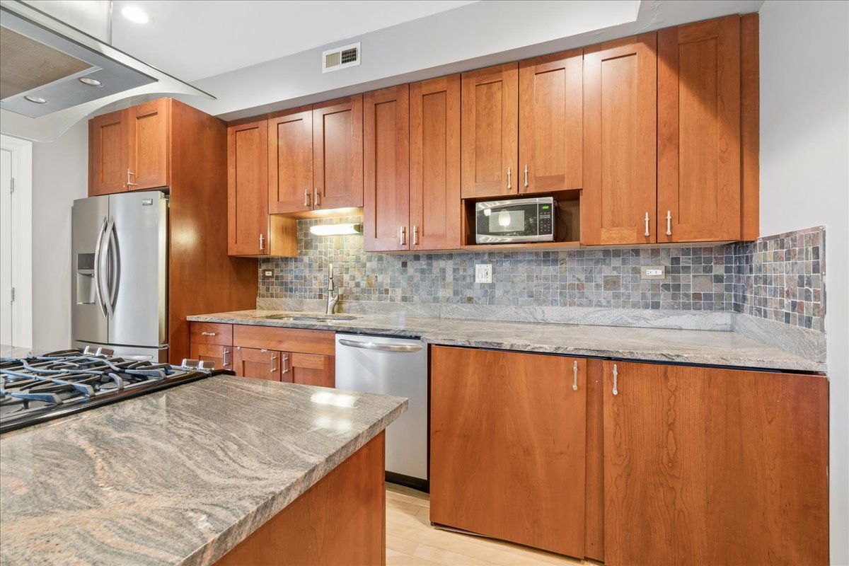 4220 S Champlain Avenue 3s Property Photo 10