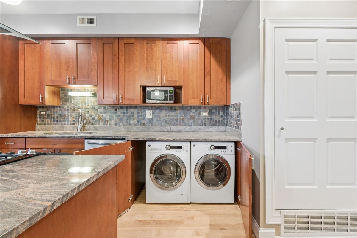 4220 S Champlain Avenue 3s Property Photo 12
