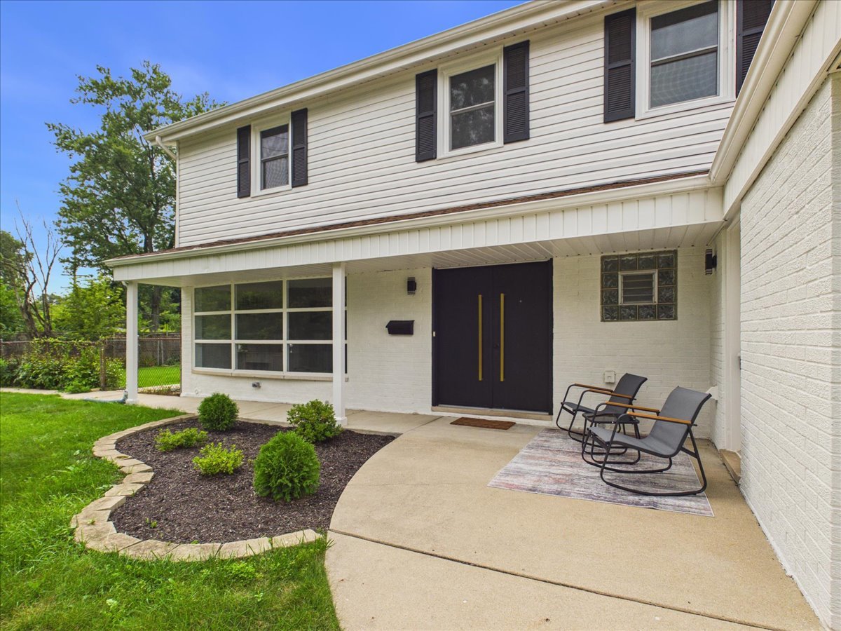1504 Pfingsten Road Property Photo 2