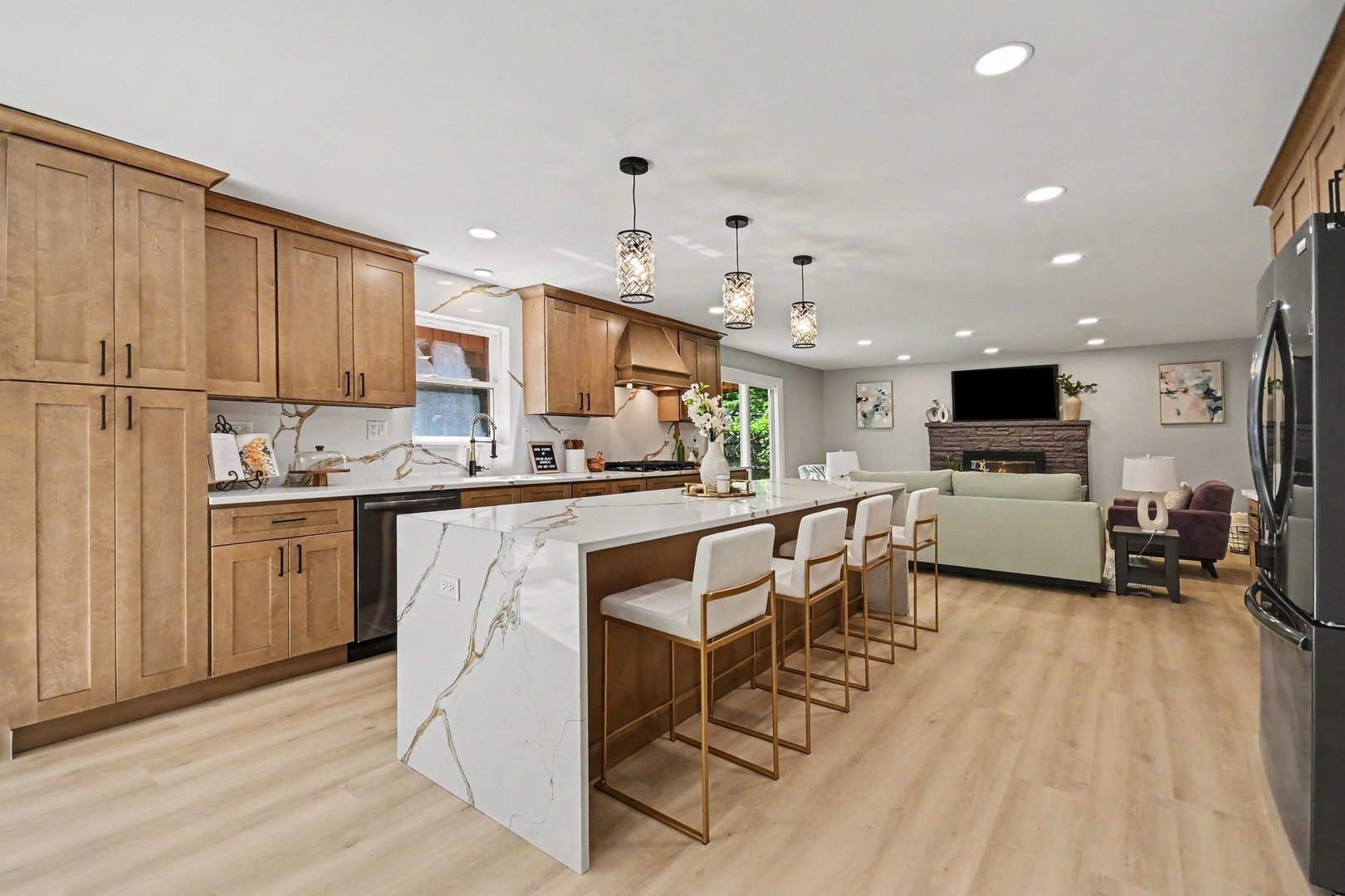 1504 Pfingsten Road Property Photo 4