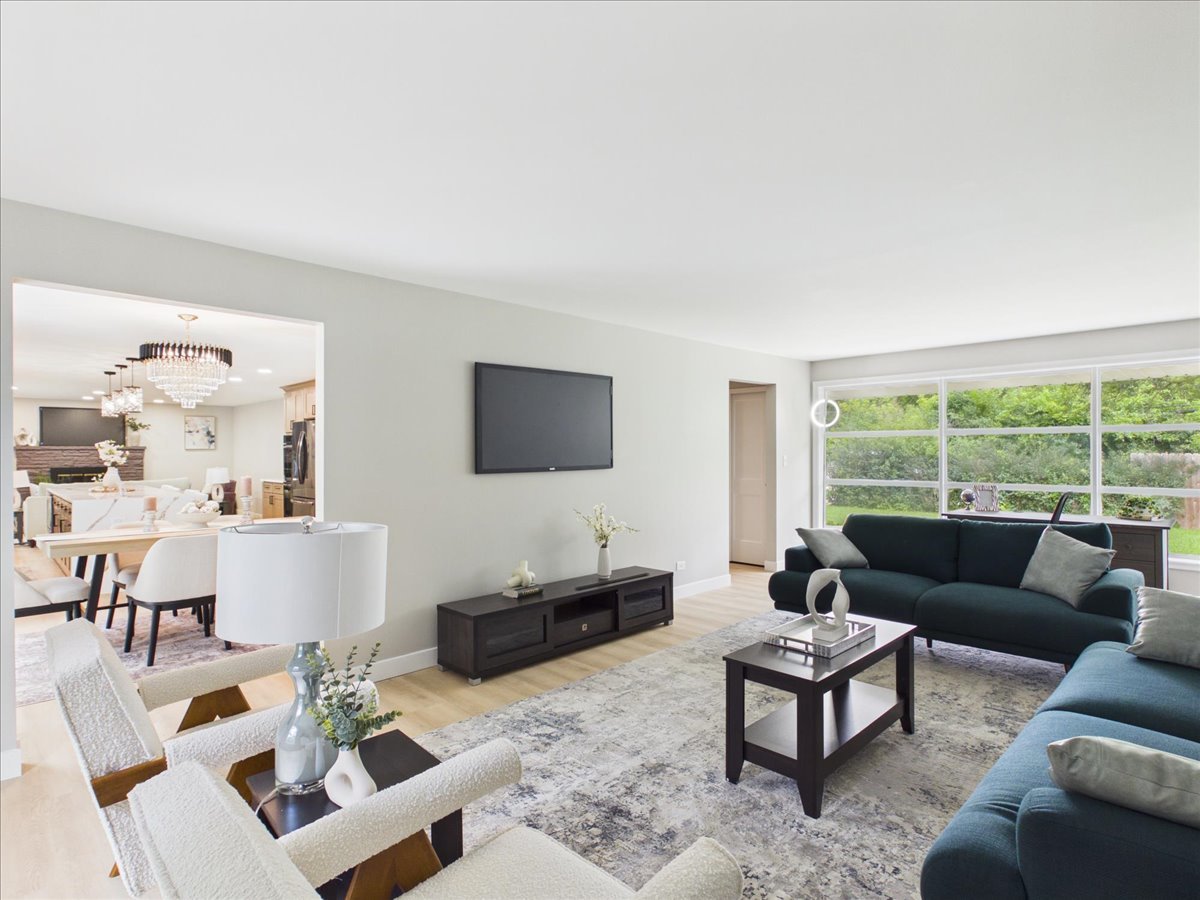 1504 Pfingsten Road Property Photo 15