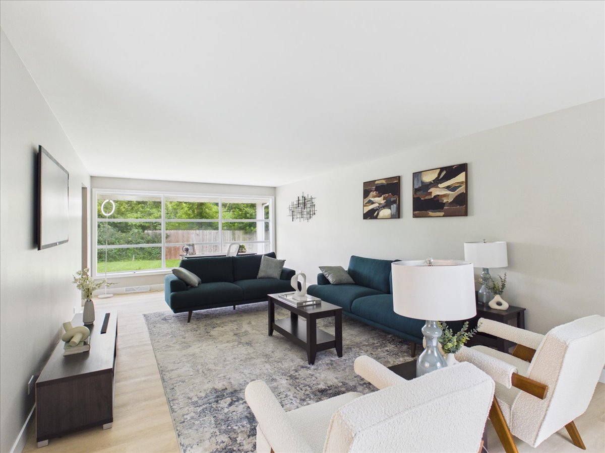 1504 Pfingsten Road Property Photo 16
