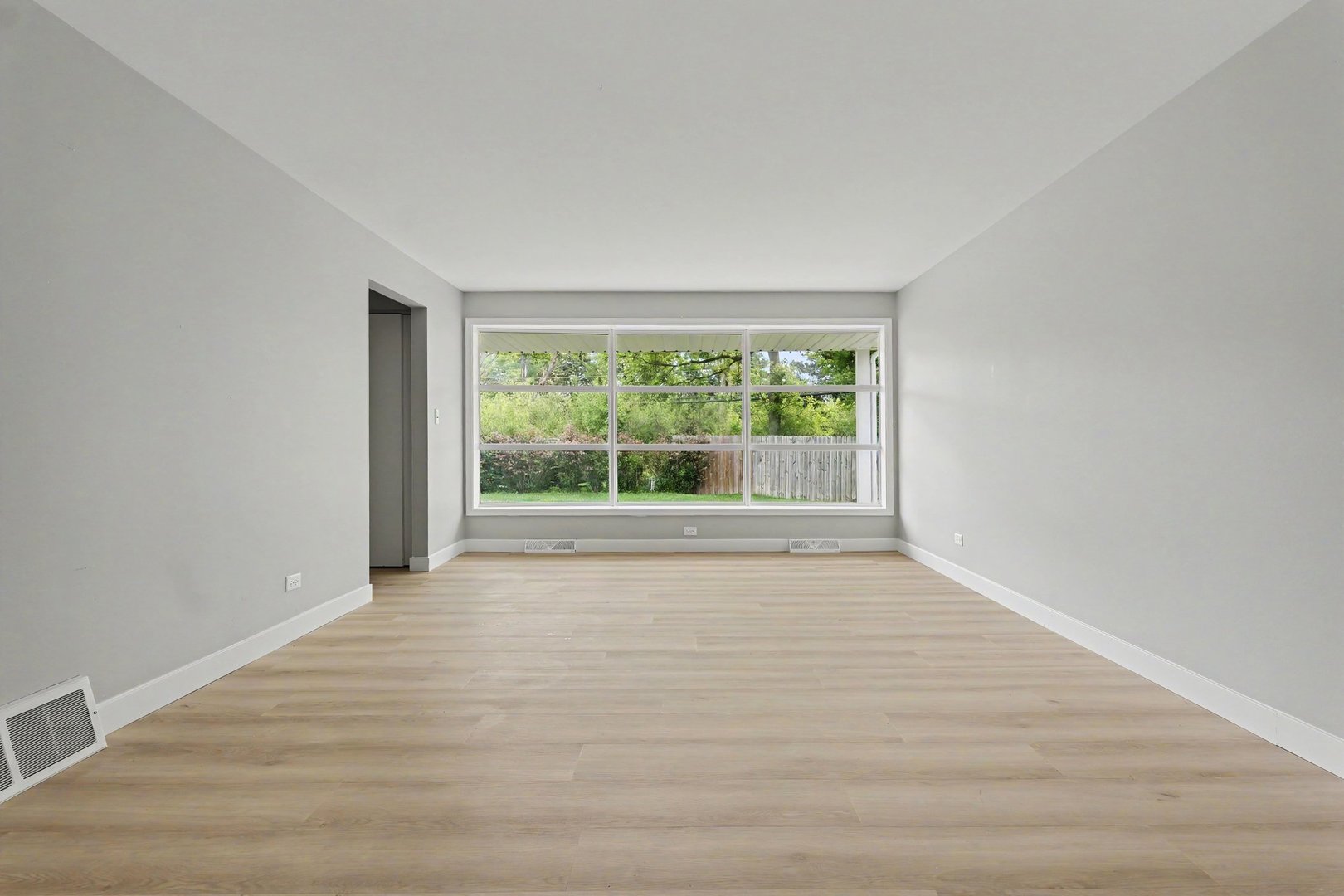 1504 Pfingsten Road Property Photo 17