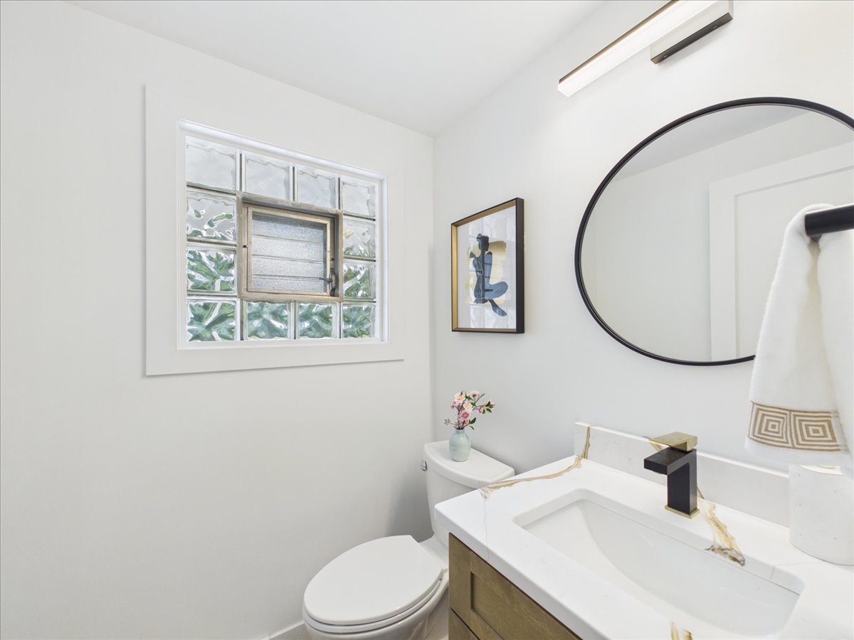 1504 Pfingsten Road Property Photo 18
