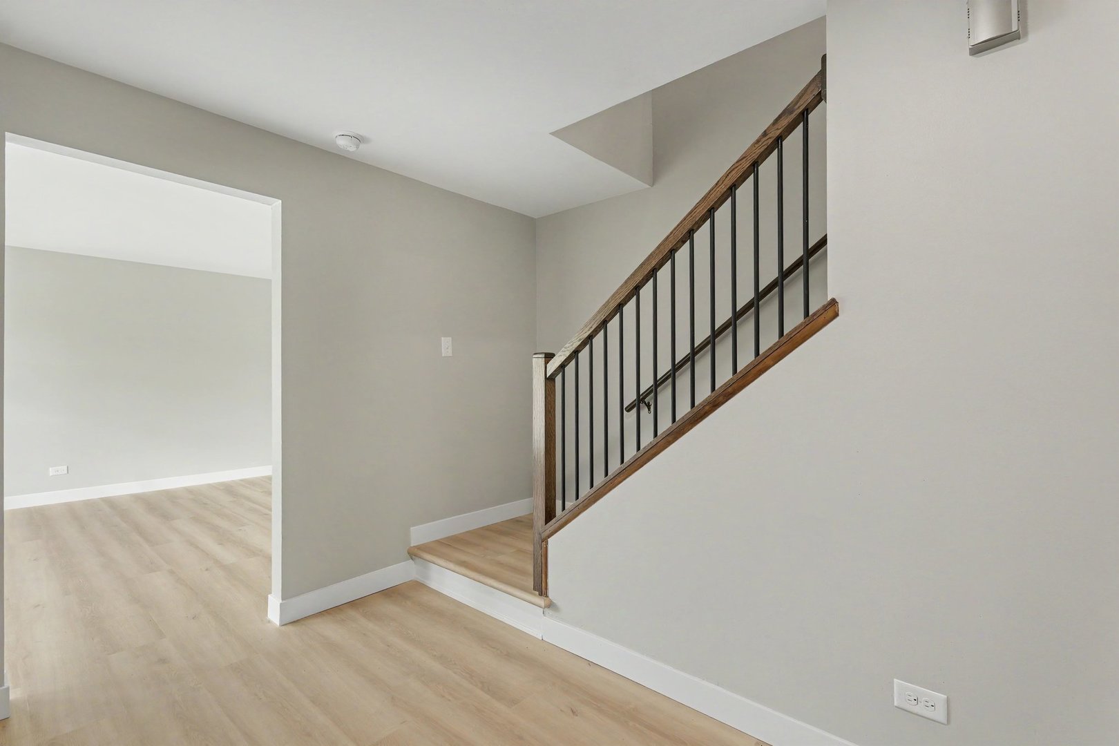 1504 Pfingsten Road Property Photo 19