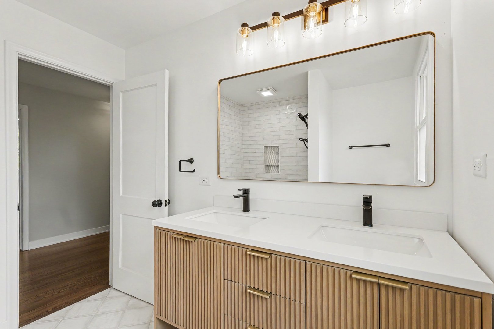 1504 Pfingsten Road Property Photo 21