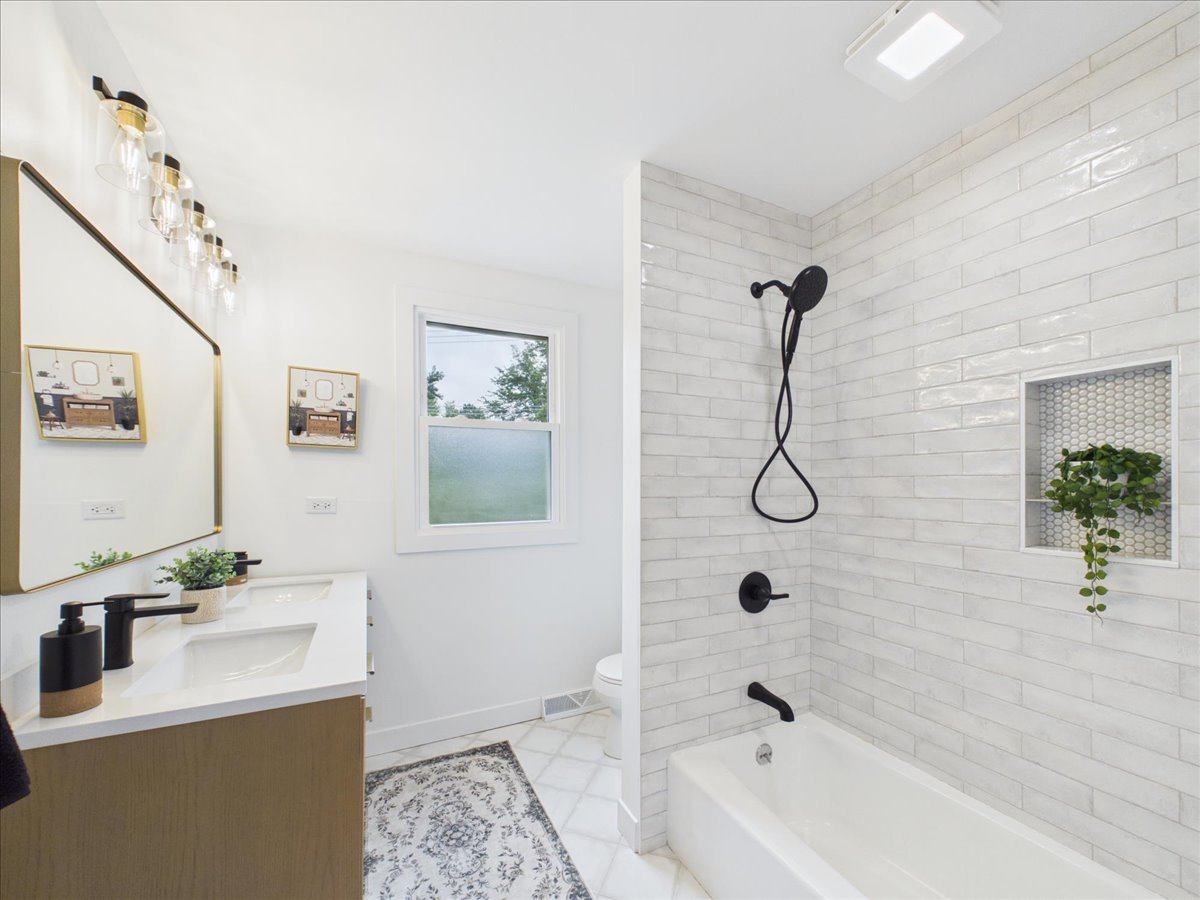 1504 Pfingsten Road Property Photo 22