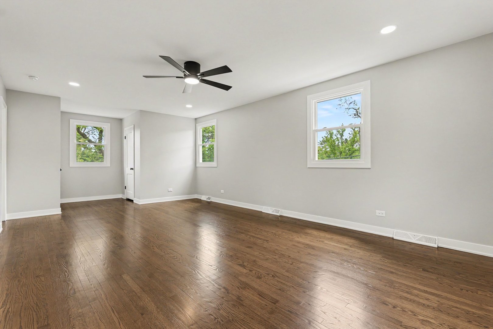 1504 Pfingsten Road Property Photo 27