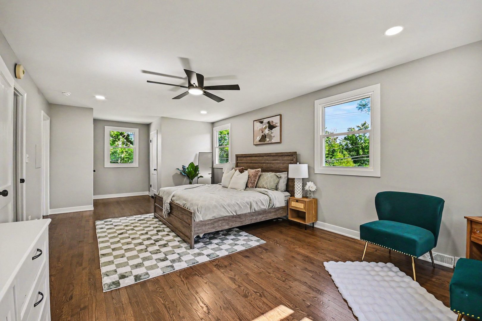 1504 Pfingsten Road Property Photo 29