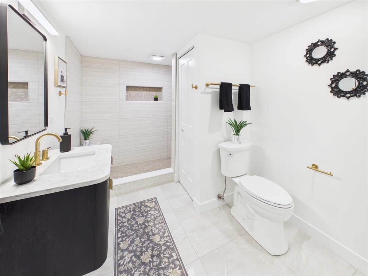1504 Pfingsten Road Property Photo 39