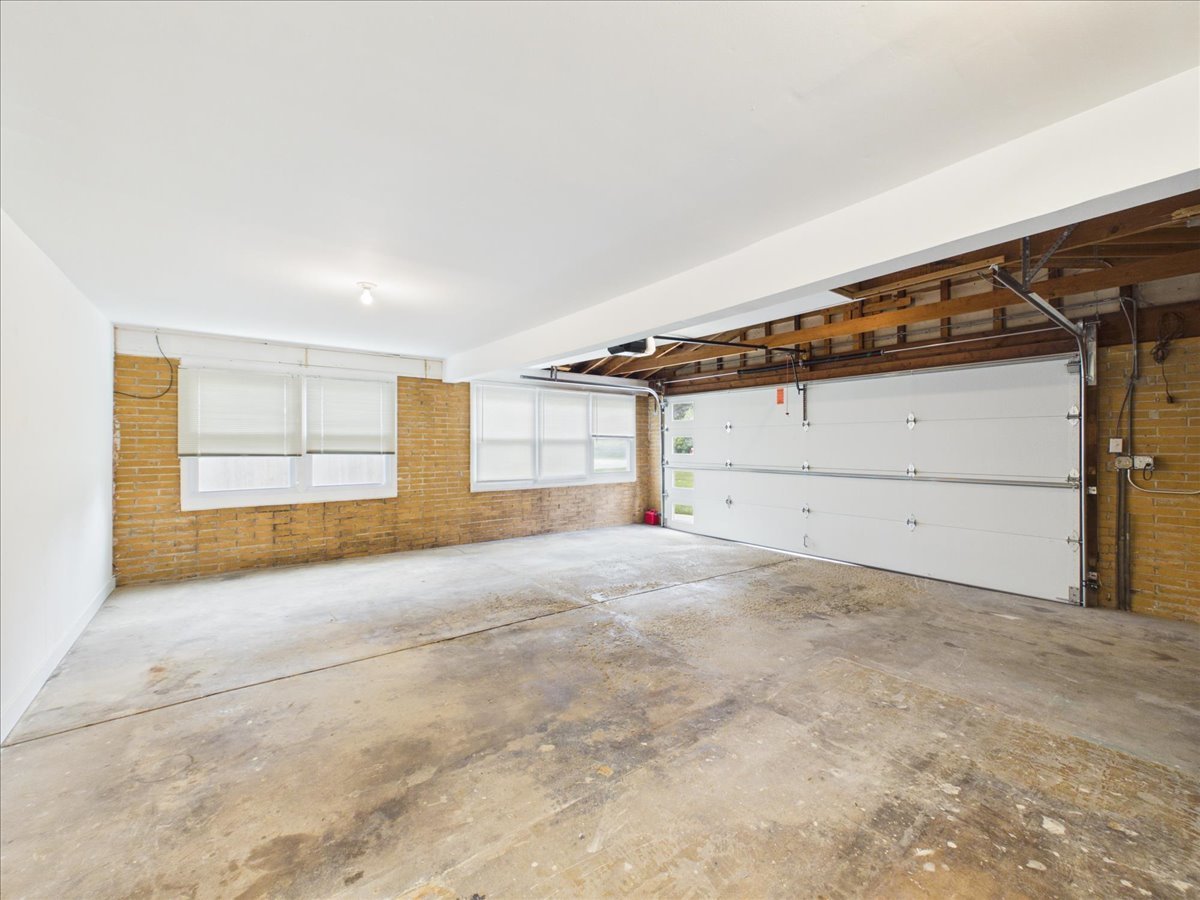 1504 Pfingsten Road Property Photo 42