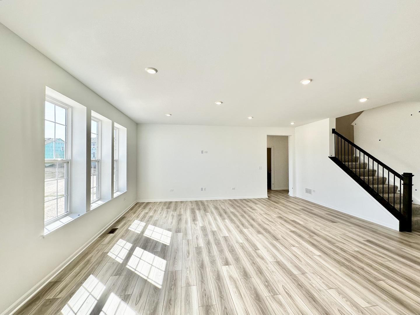 702 West Point Way Property Photo 5