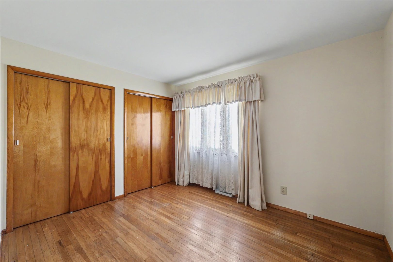 414 S Seymour Street Property Photo 19