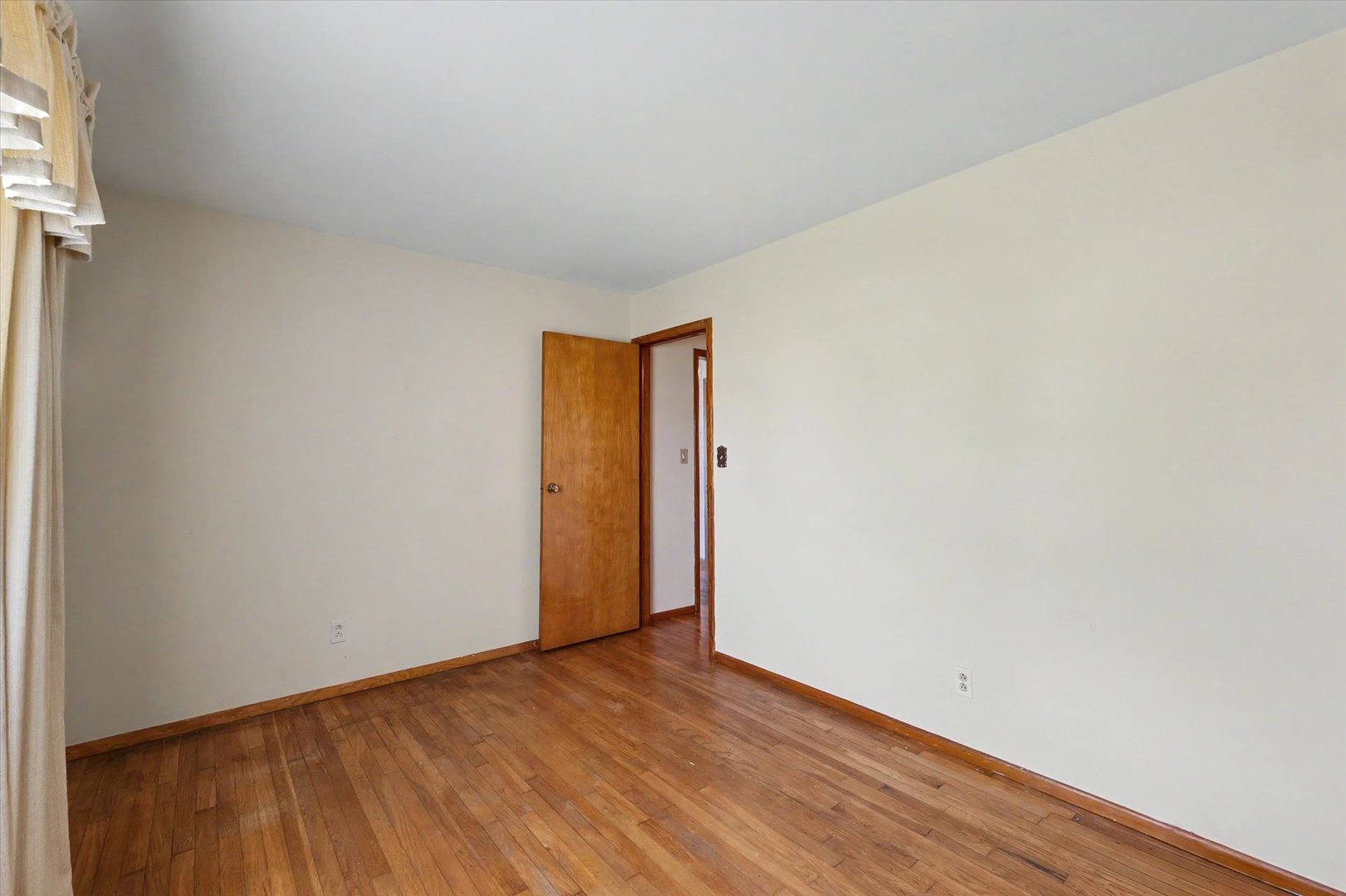 414 S Seymour Street Property Photo 20